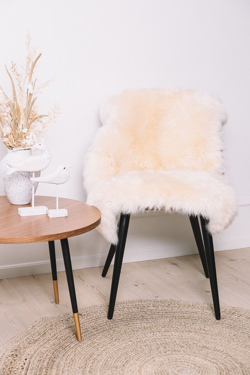 Merino Sheepskin Dyed | New Zealand | Long Wool | approx. 90x60 cm Fuchsia
