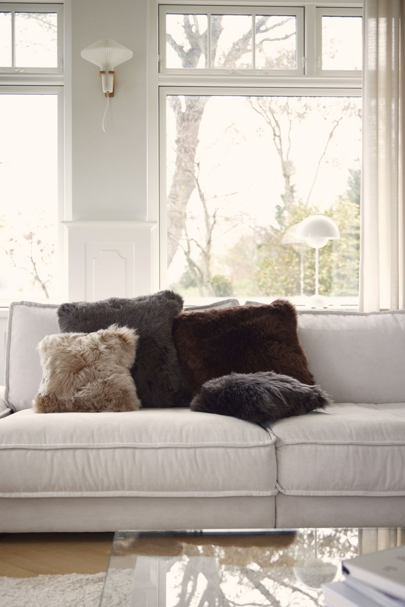 Long-Wool Sheepskin Cushion | 50x50 cm Chocolate