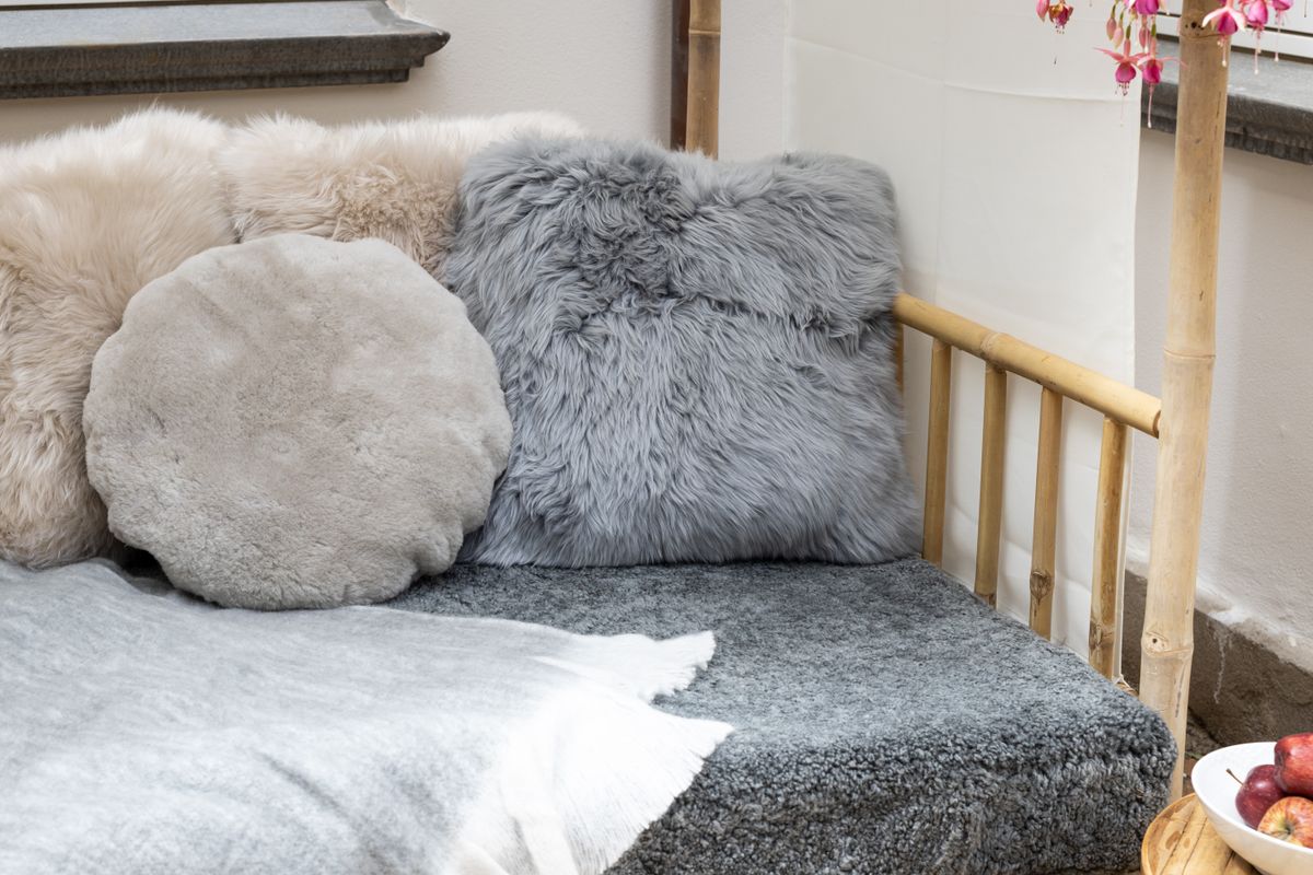 Nordic Velvet Single sided Cushion | Ø45 cm | Ø62 cm Pearl