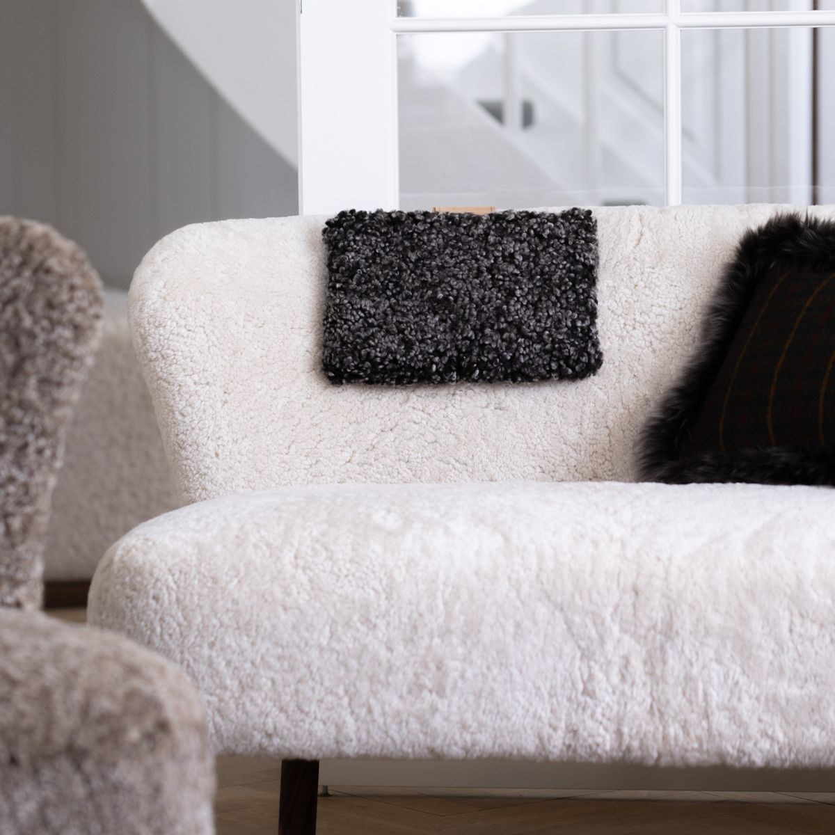 Head Rest | Short wool Anthracite